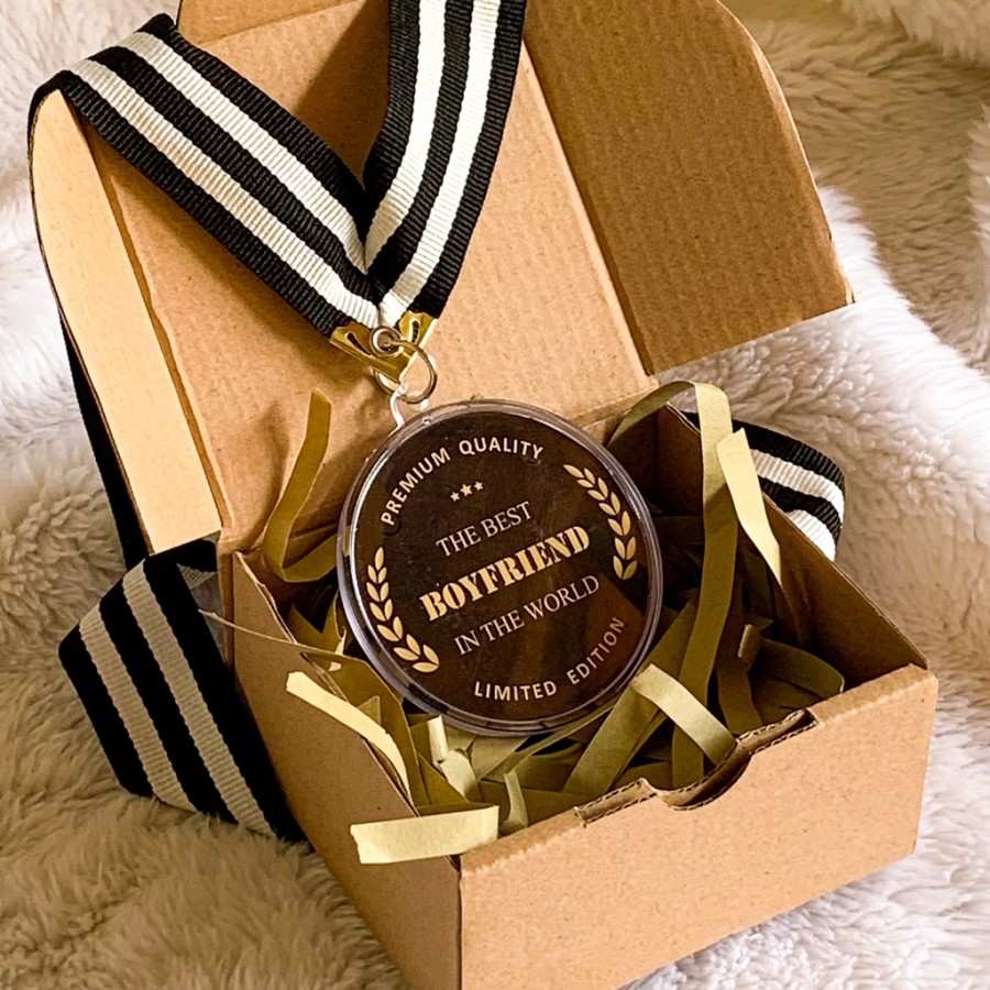 Gift Box Medali Kado Ulang Tahun untuk Cowok 