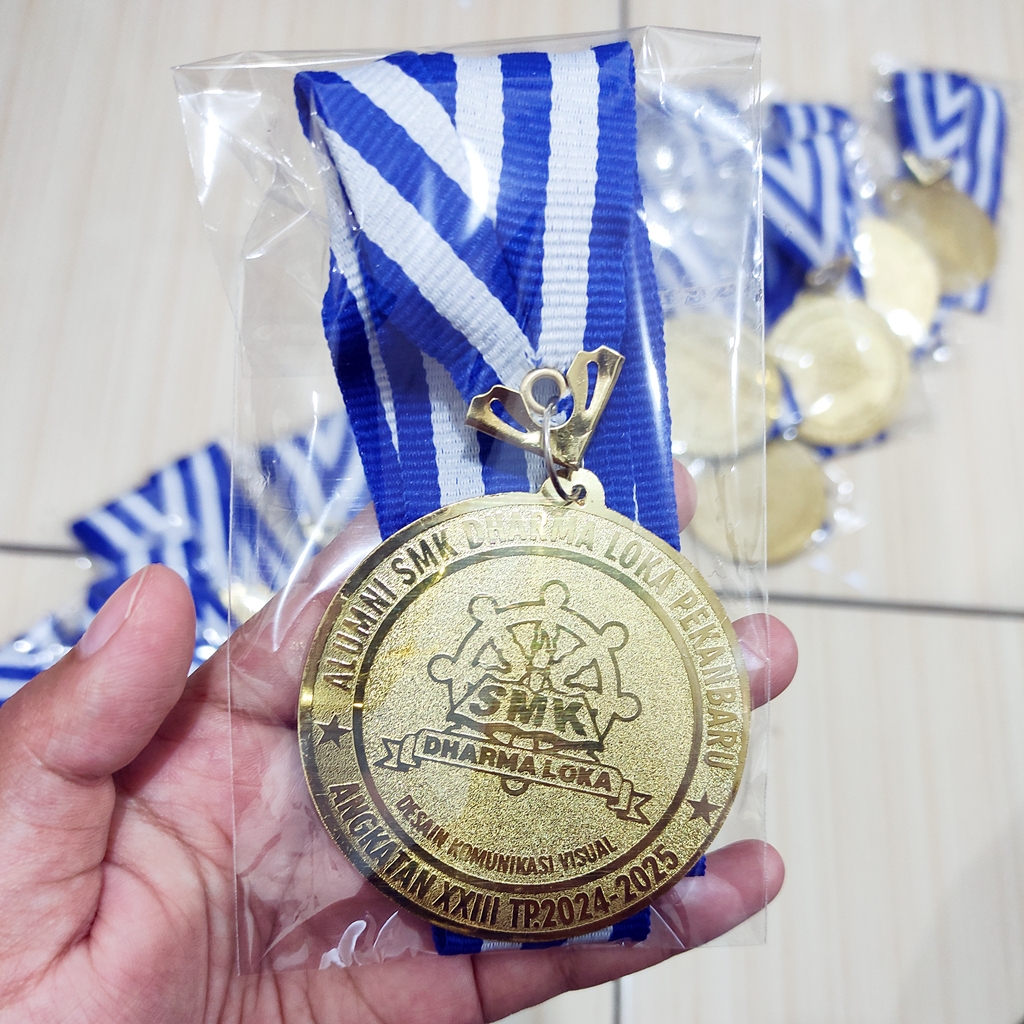 Medali Logam SMK Dharma Loka Pekanbaru logo.detail Produk