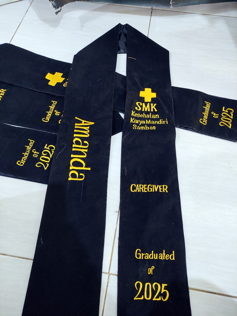 Produk Selempang Bordir Nama SMK Kesehatan Karya Mandiri Sambas