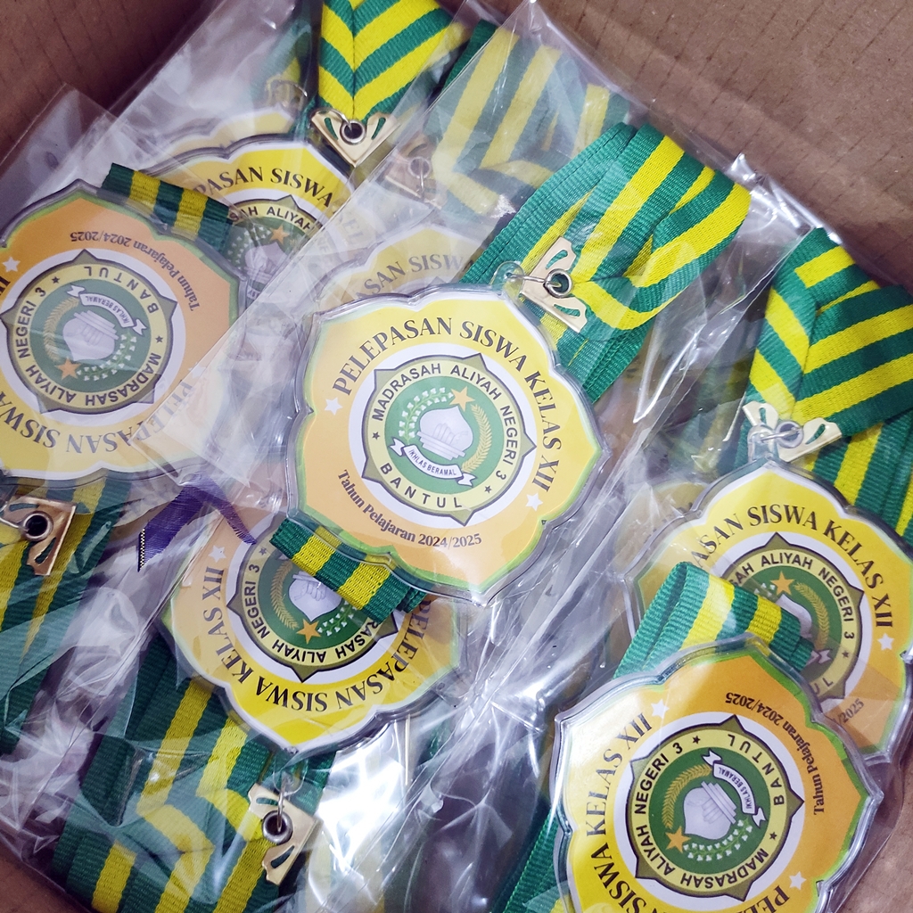 Produk medali wisuda MAN 3 Bantul